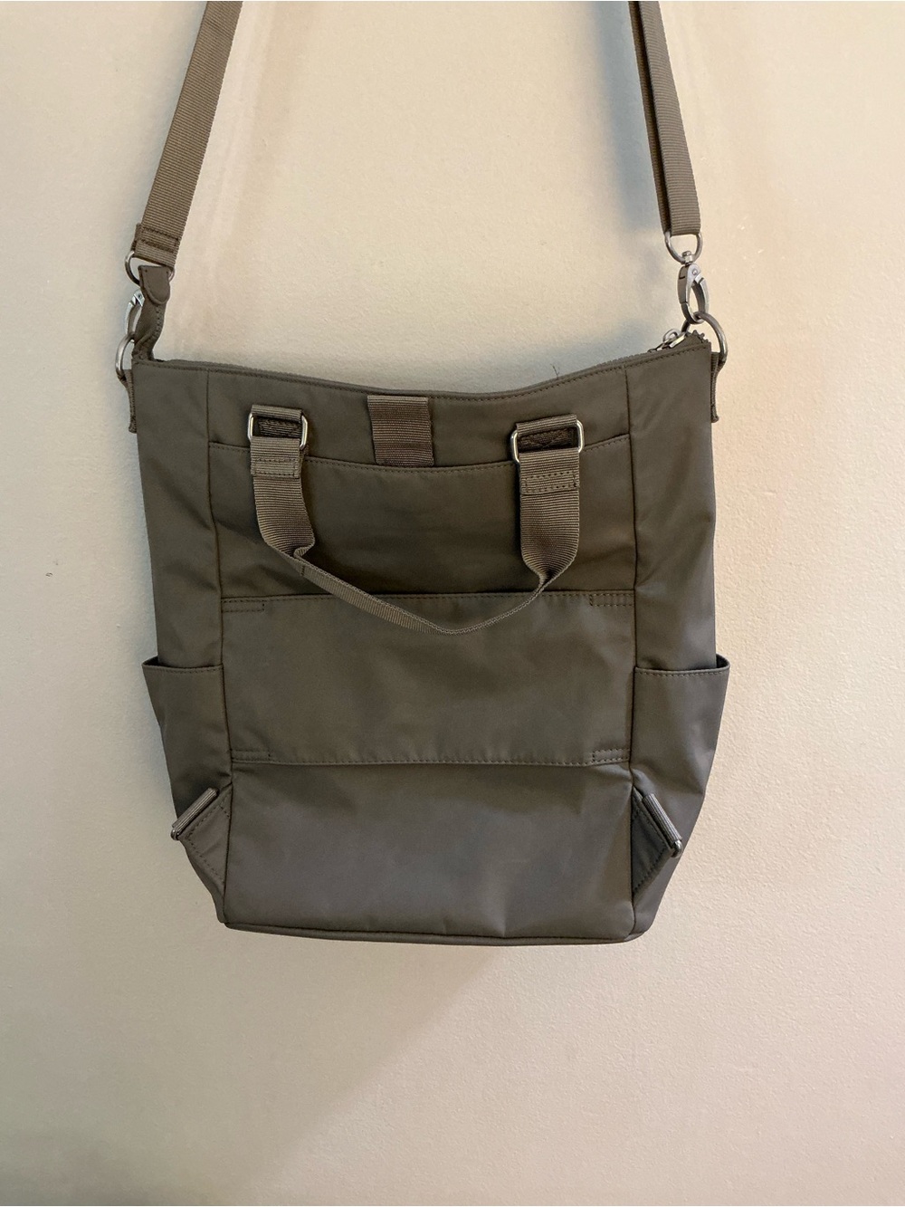 NWT Baggallini All Set 3 in 1 convertible crossbody tote backpack in silver gray - Picture 13 of 13
